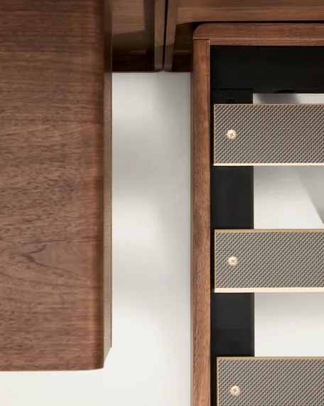 Кровать Norlen с 2 тумбочками из орехового шпона с темной отделкой LED 180 x 200 см