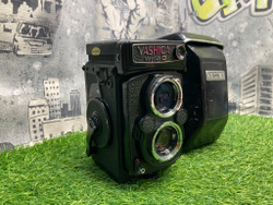 Yashica Mat-124 G
