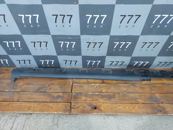 Накладка порога правого Renault Sandero 2 13-22 Б/У Оригинал 764266165R