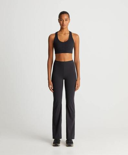 OYSHO Компрессионные брюки клеш Flare Compressive Raise Up, ЧЕРНЫЙ