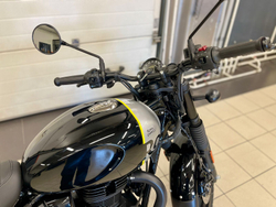 Royal Enfield 350 Hunter (Rebel Black)