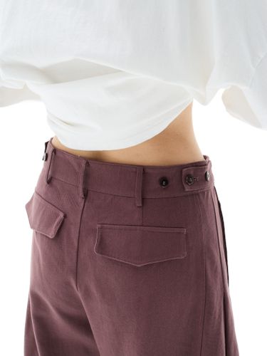 Бордовые брюки-бананы с защипами