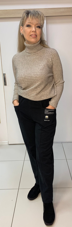 Черные брюки с кармашками на  резинке