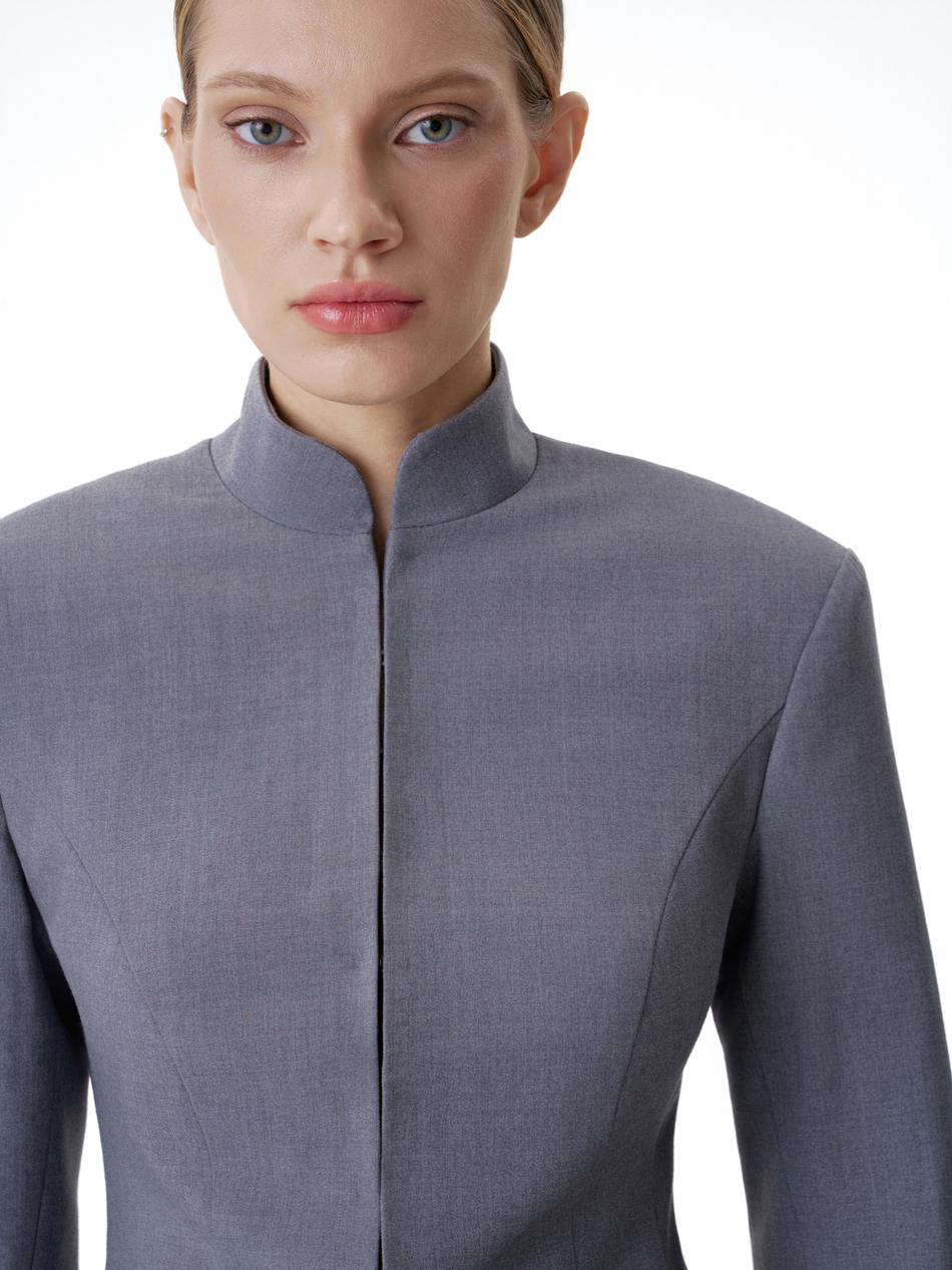 Жакет приталенный серый