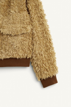 ZARA УКОРОЧЕННАЯ КУРТКА ИЗ ТКАНИ С ЭФФЕКТОМ ОВЧИНЫ, МЯГКИЙ КАШТАНОВЫЙ