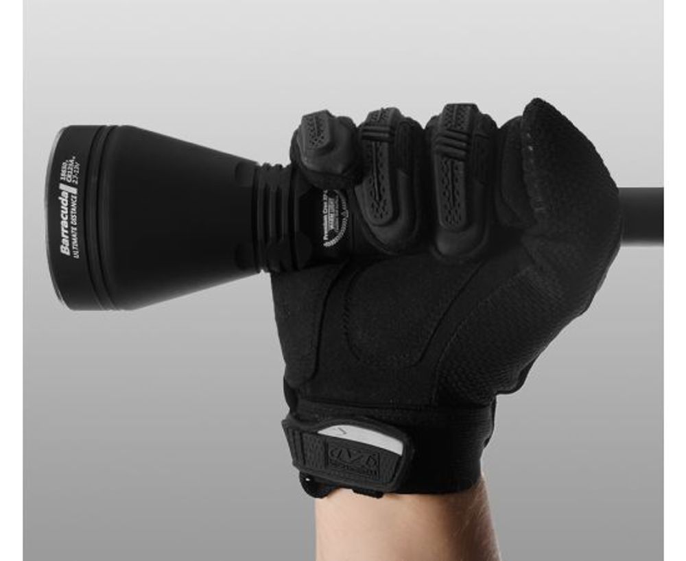 Поисковый фонарь Armytek Barracuda Pro v2 / XHP35 HI Теплый / 1390 лм / 5°:40° / 2x18650