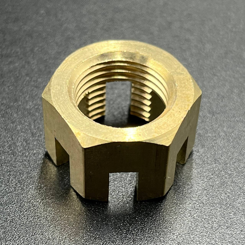 Гайка крепления гребного винта Yamaha 40-90, F25-100 (90171-16011) (YUELANG)