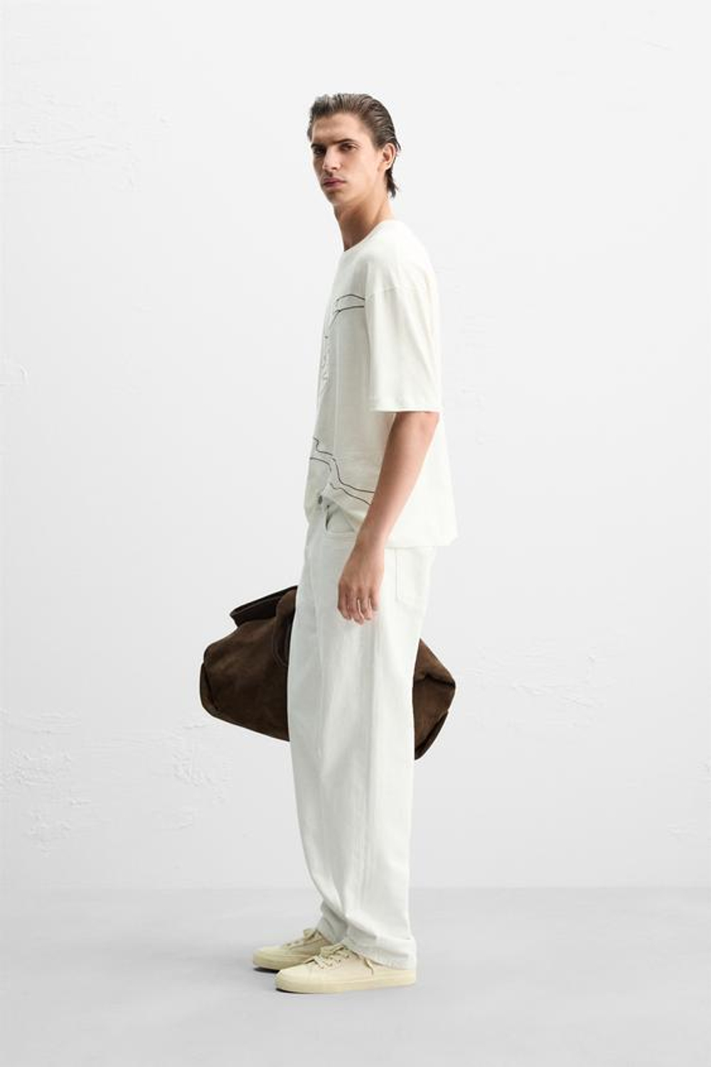 ZARA ФУТБОЛКА С КОНТРАСТНОЙ ВЫШИВКОЙ, БЕЛЫЙ