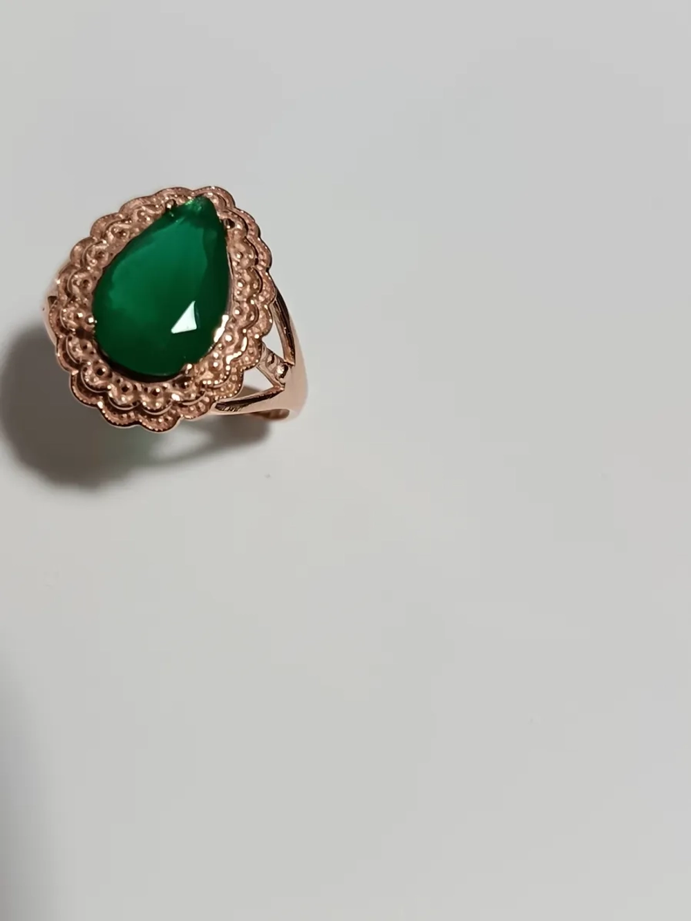 Кольцо бижутерное "Изумрудный перезвон"