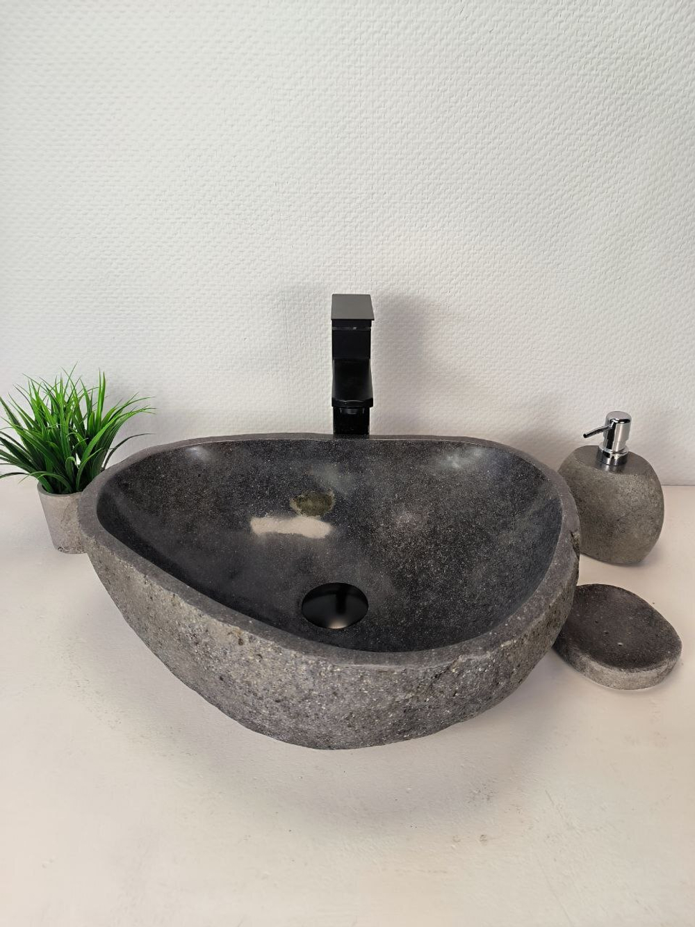 Раковина из речного камня RS-66003 47х36х15 из натурального камня