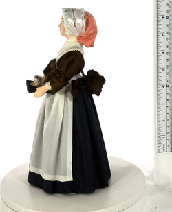 Фарфоровая кукла коллекционная  Костюм служанки 18 век Франция. Сувенир ручной работы