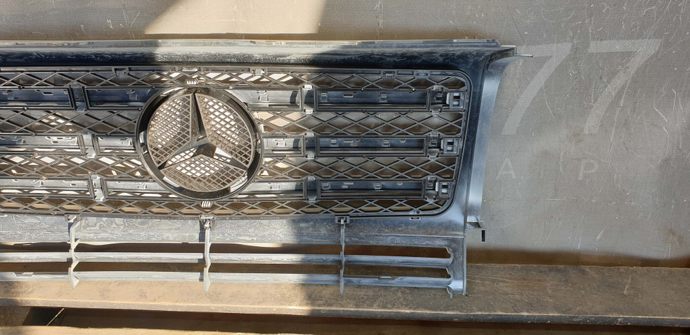 Решетка радиатора Mercedes G-Class (W463) 08-15 Б/У Оригинал a4638881215