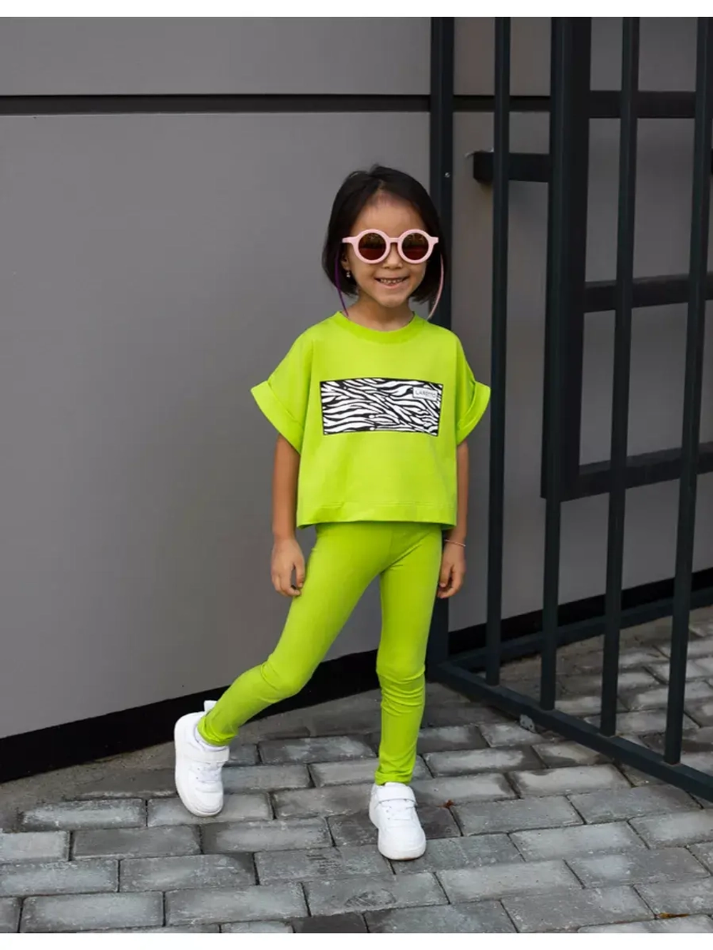 Костюм для девочки на осень