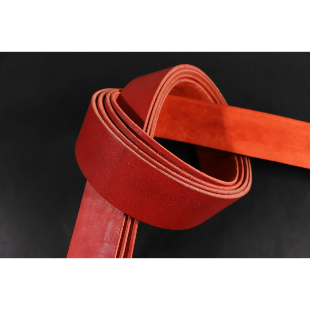 Ременная заготовка Красная с жировой отделкой