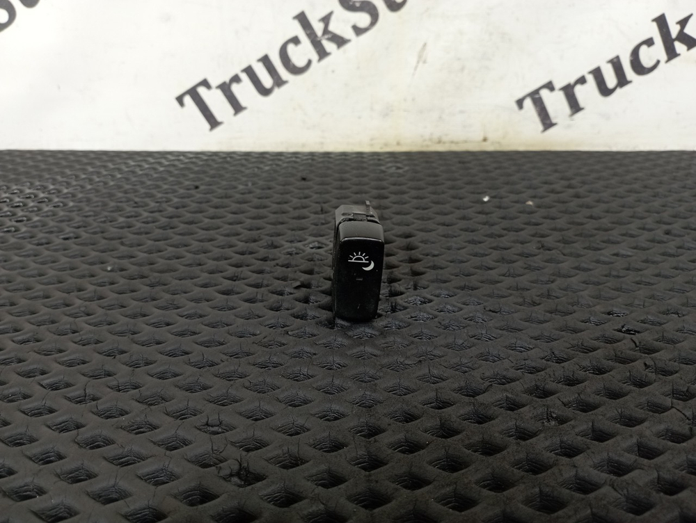 Кнопка освещения