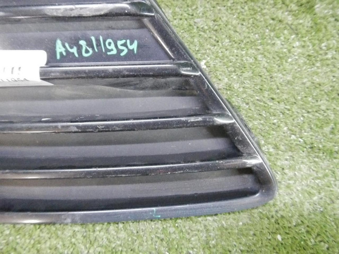 Решетка переднего бампера левая Ford Focus 3 (2011-2015)