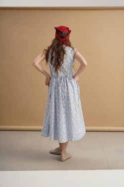 Платье оверсайз без рукава из ажурного хлопка, "Ромашки на голубом"