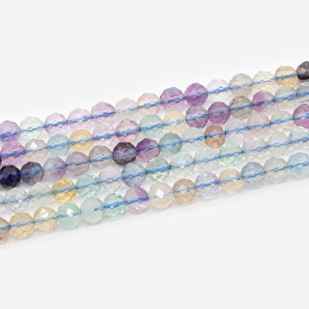 0714-3 Флюорит, огранка 3мм, нить 39см