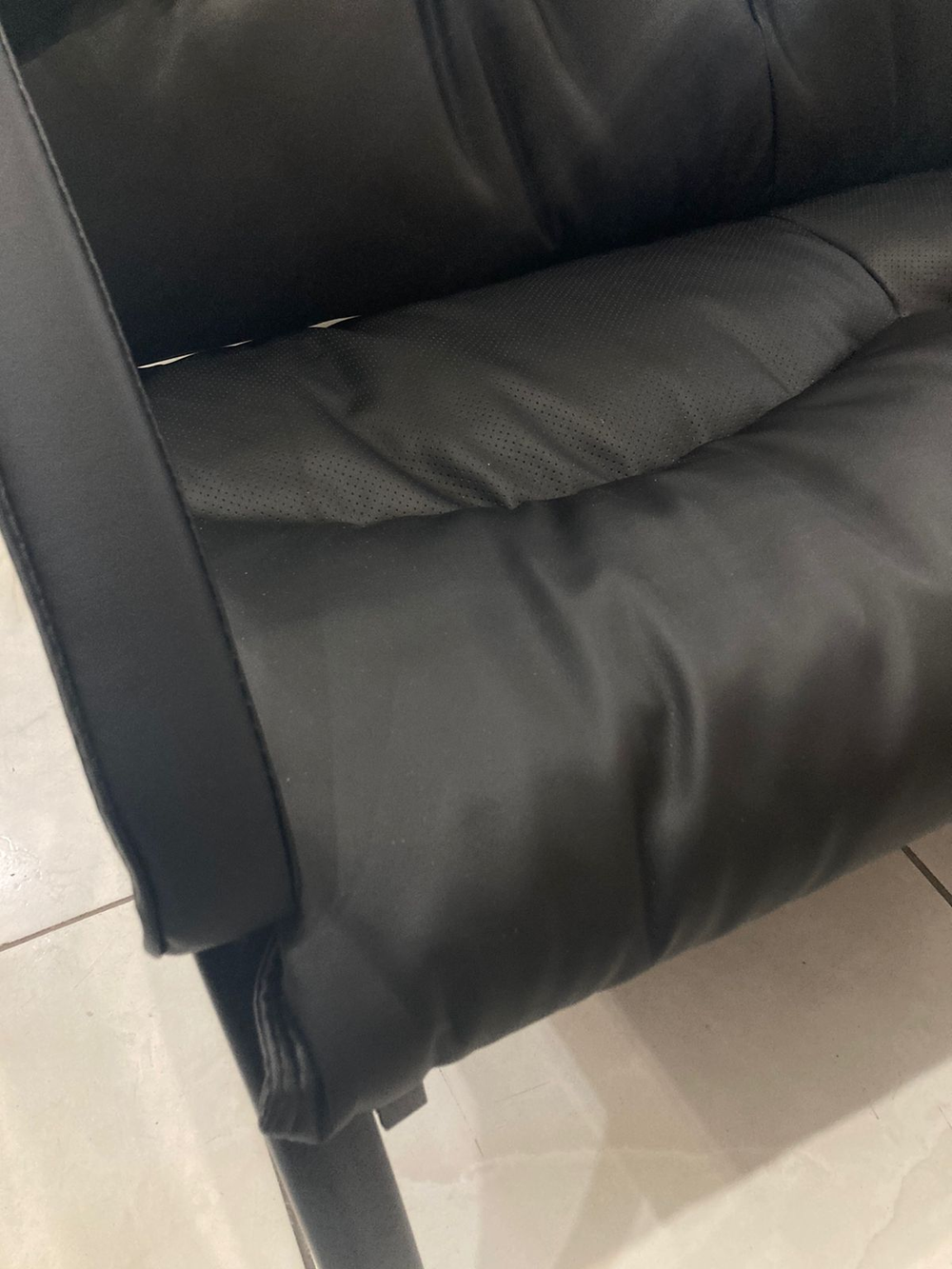 Диван Фортуна-5 (18) 2-х мест. разборный перф.черн. к/з черн.