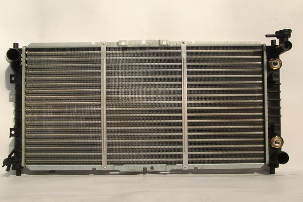 Радиатор охлаждения Mazda 626 GF