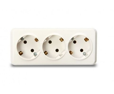 Розетка Smartbuy Юпитер накладная, 3-местная, белая, с заземлением, 16A SBE-03w-16-S3-Z