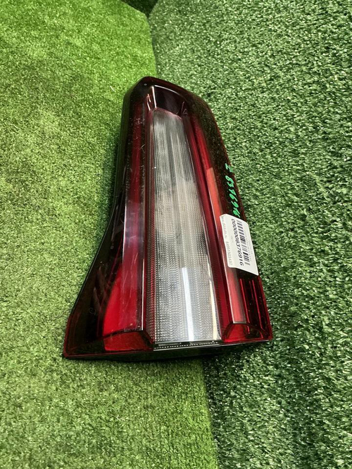 Фонарь правый внутренний BMW X5 G05 (2018-2023)