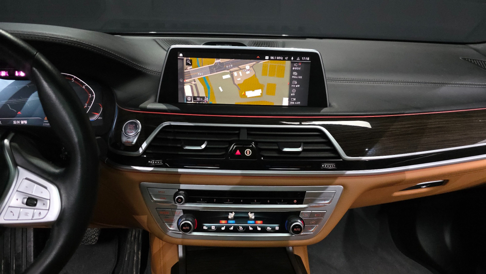 BMW 7 серии (G11) 740i: