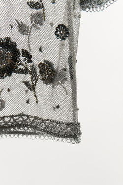 ZARA ТОП ИЗ СЕТЧАТОЙ ТКАНИ С БЛЕСТЯЩЕЙ НИТЬЮ И БУСИНАМИ, СЕРЕБРИСТЫЙ