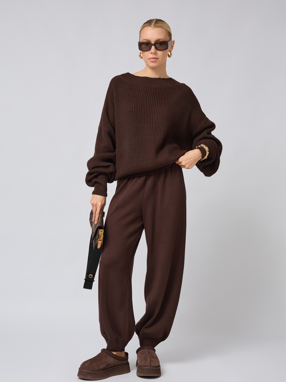 Джемпер вязаный с v-вырезом