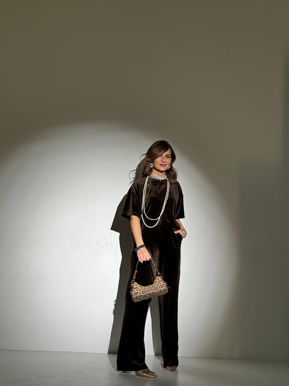 Костюм бархат шоколад