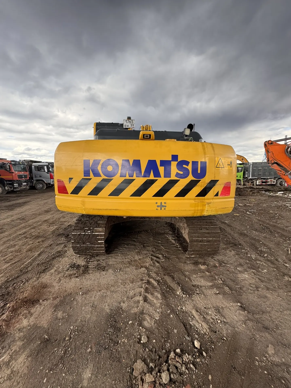 KOMATSU PC 210 Экскаватор PC210-10M0 (Дизельный, 6,7 л, 167 л.с., АТ)