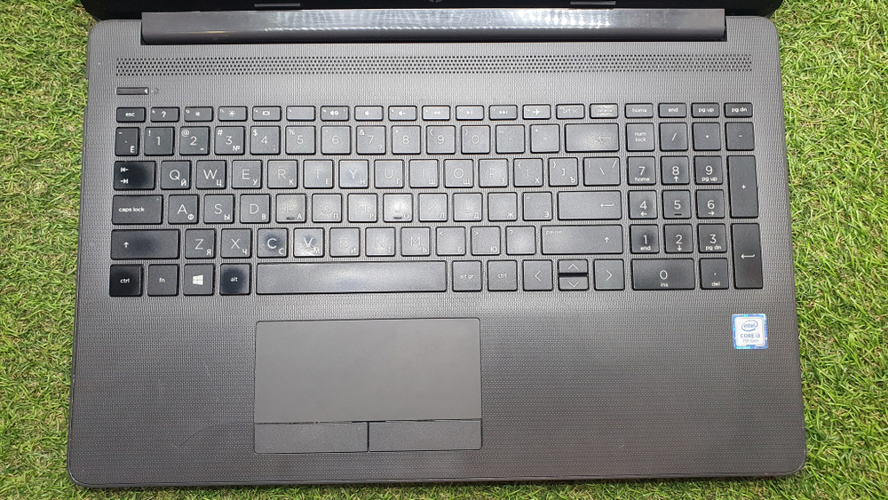 Ноутбук HP i3-7/8Gb