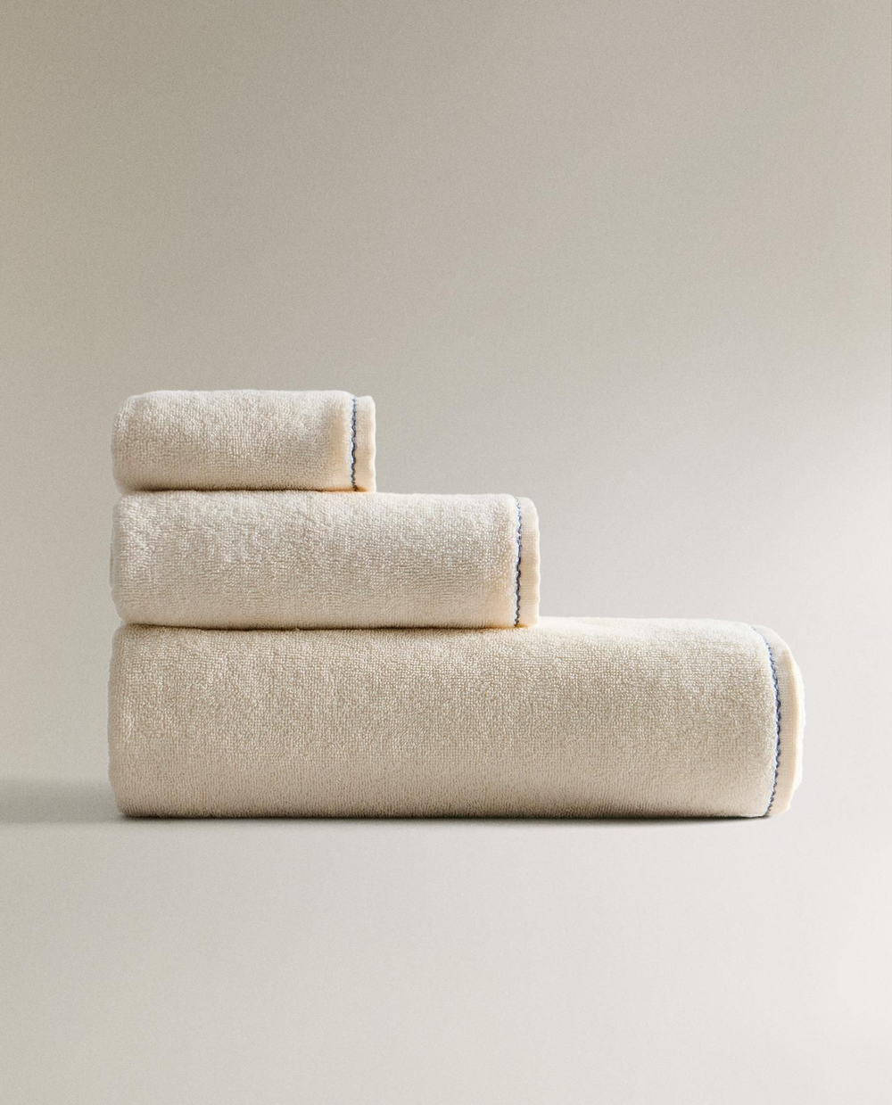 Zara Home - Банное полотенце с волнистой строчкой, белый, 50х90 см