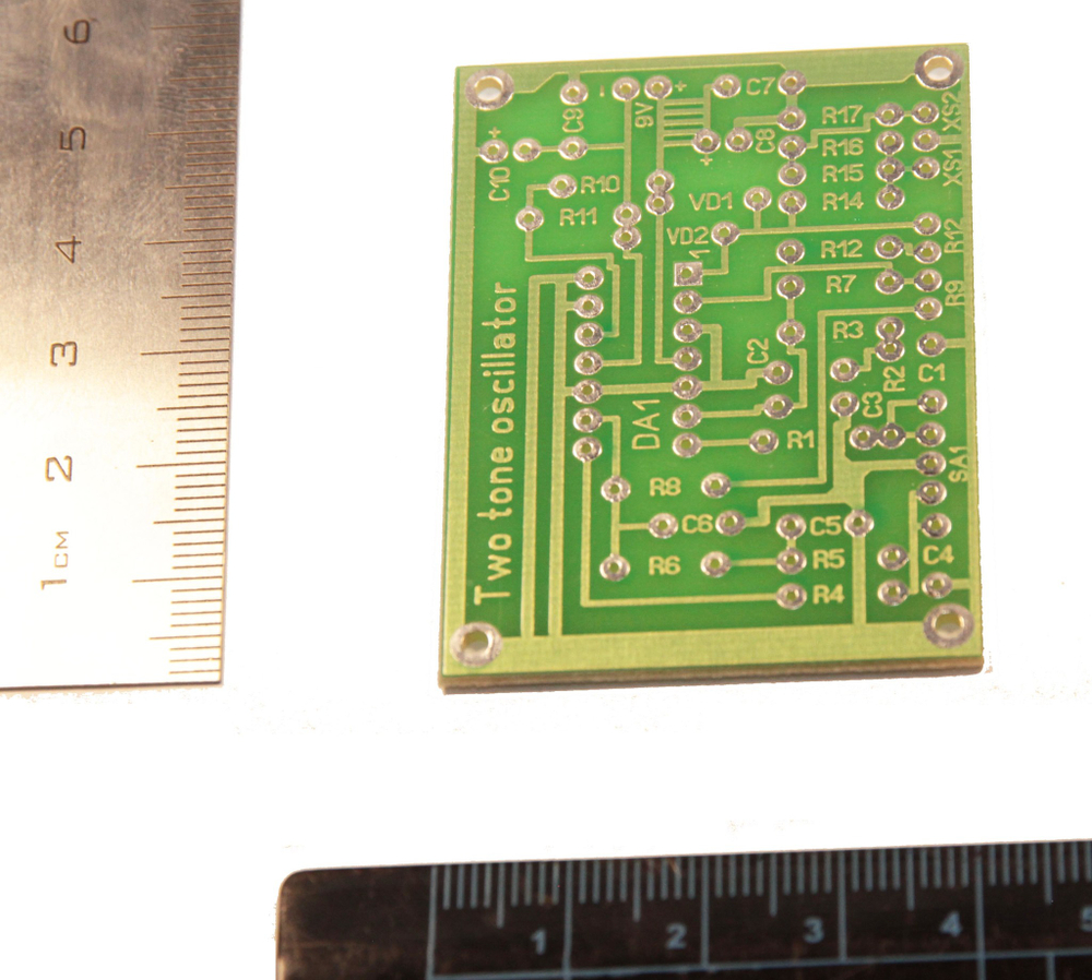 Печатная плата «Простого 2-х тонального генератора».