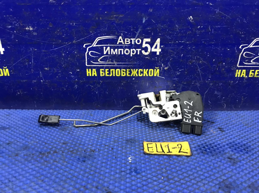 Замок двери передней правой Honda CIVIC 2001