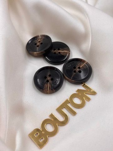 Пуговицы прокол ХугоБ. темно-коричневые с прожилками