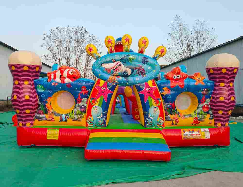 Коммерческий надувной батут без горки «В гостях у моря» 12*6*3,5 м.