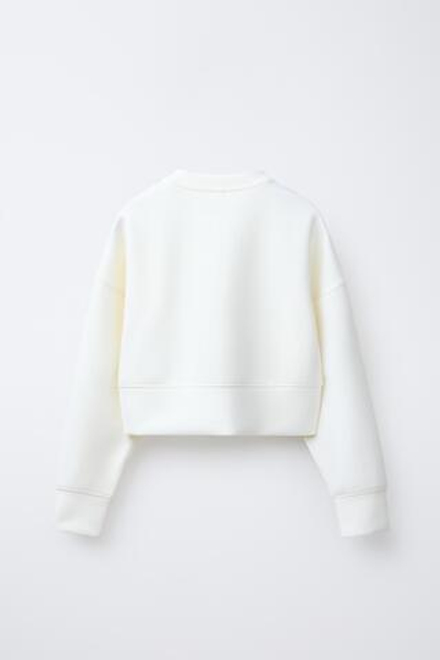 ZARA УКОРОЧЕННАЯ ТОЛСТОВКА ИЗ СМЕСОВОГО МОДАЛА С ЗАСТЕЖКОЙ-МОЛНИЕЙ, БЕЛЫЙ