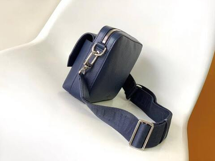 Сумка-мессенжер Louis Vuitton