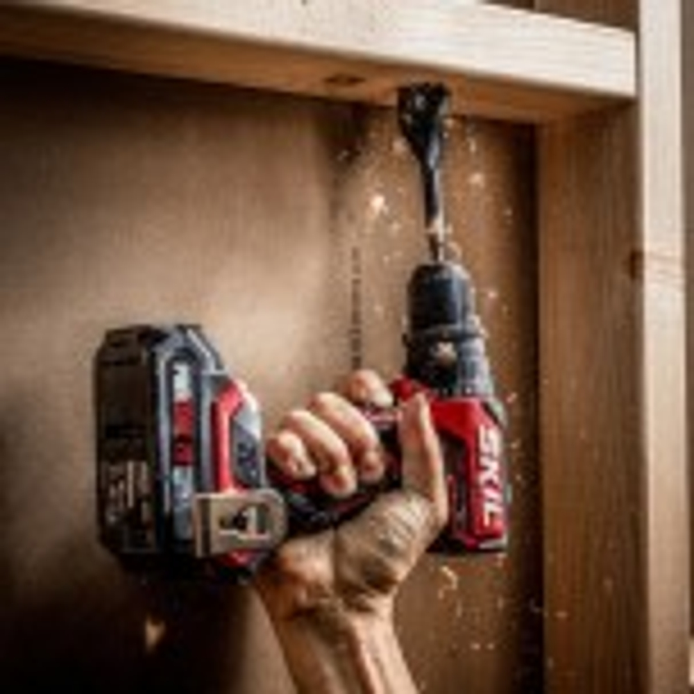 Дрель-шуруповерт аккумуляторная SKIL QD6293 акб+зу QD6293SE10