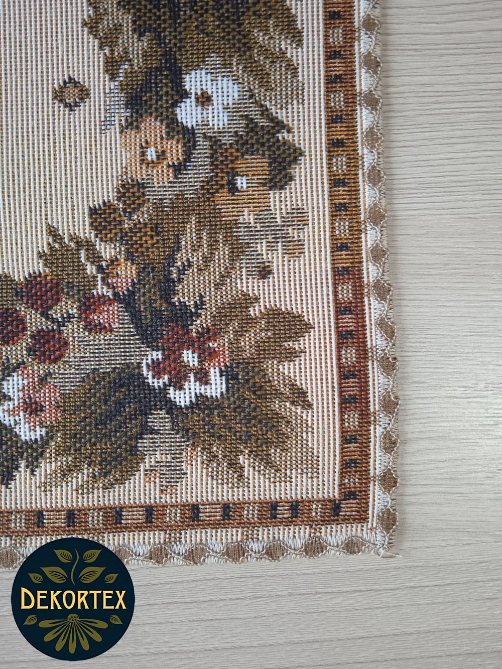 Гобеленовый набор Веночек (скатерть 163х163см + салфетка 32х32см 6шт)