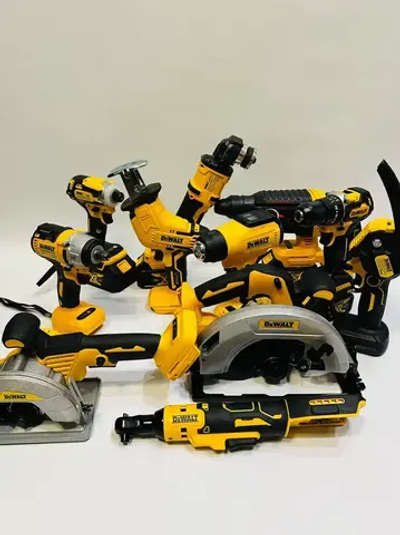 Набор аккумуляторных инструментов 11в1 DeWalt