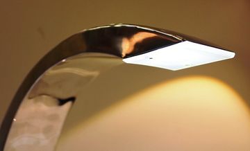 лампа настольная светодиодная 15-195