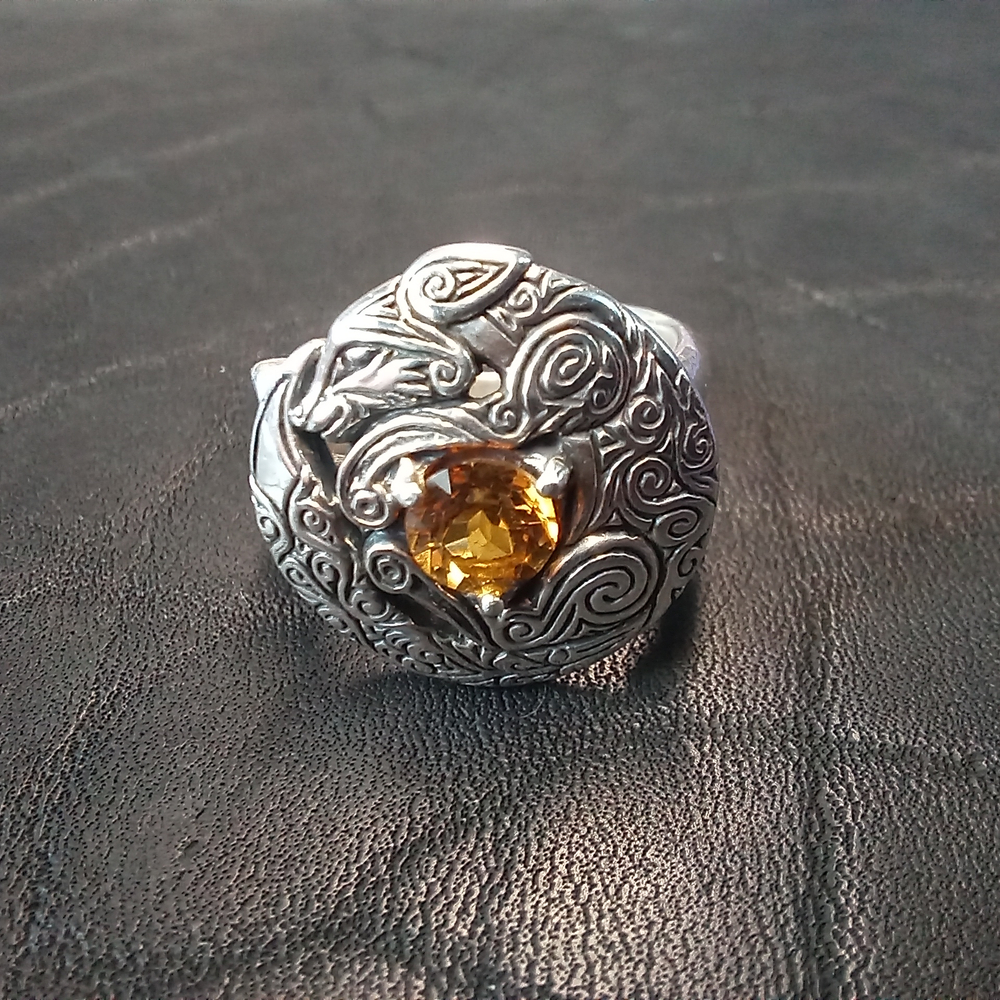 Кольцо "Лисица с камнем"