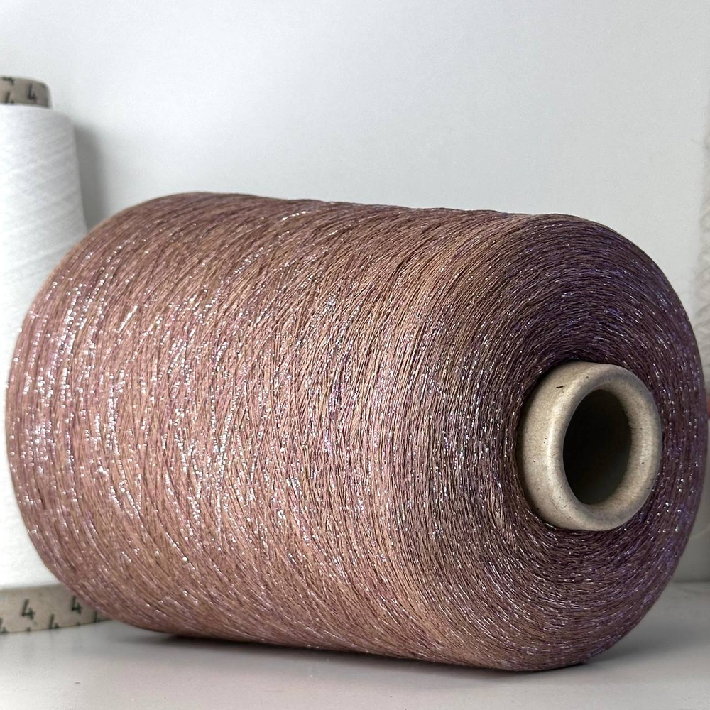 LUNAR - Lanificio dell Olivo S.p.A.; 70% вискоза, 15% люрекс, 15% п/а; 3500м/100гр; col. 1389, цвет: розово-бежевая нить, серебристый люрекс