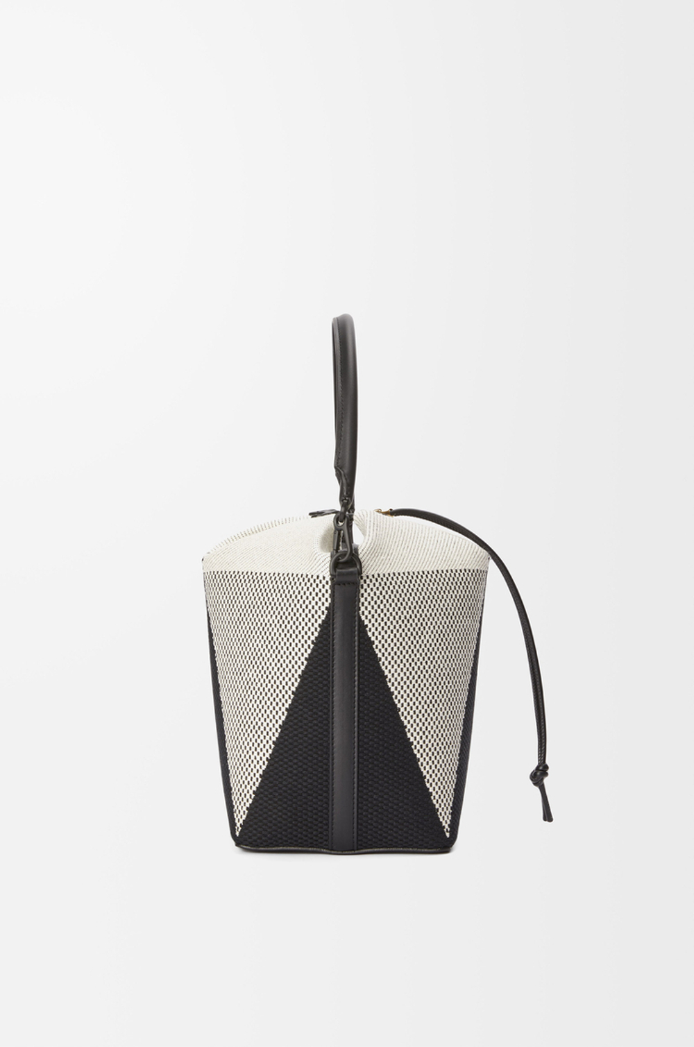 Loewe Сумка-ведро Treasure Bako из жаккардовой парусины и телячьей кожи, натуральный/черный
