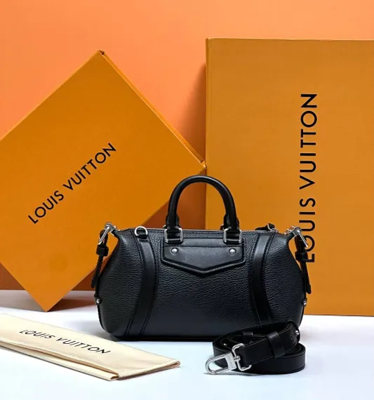 Сумка Louis Vuitton Biker, черный