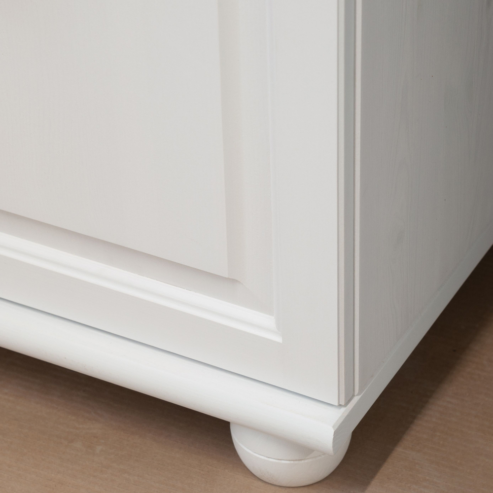 Комод белый с 4 ящиками и 2 дверями Харви из массива сосны с филенкой для спальни и кухни в викторианском стиле, комод деревянный для вещей и одежды на ножках напольный