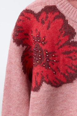 ZARA ДЖЕМПЕР ИЗ ТРИКОТАЖА С ЦВЕТАМИ И БУСИНАМИ, РОЗОВЫЙ