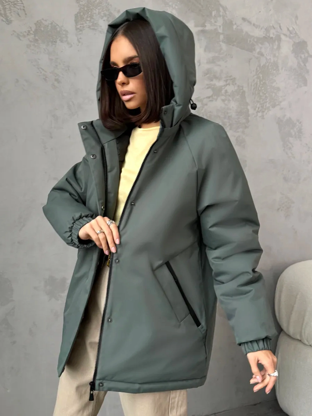 Куртка весенняя удлиненная с капюшоном